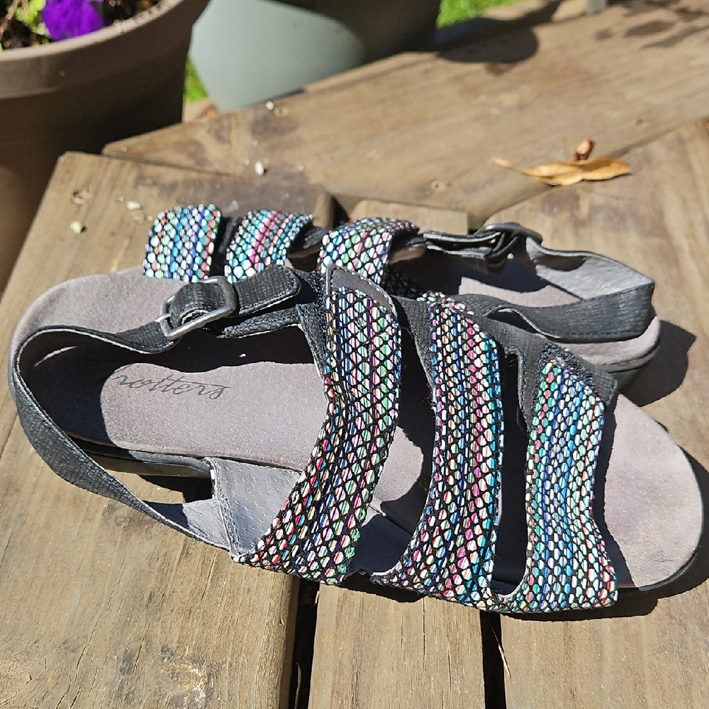 Trotters Multicolor Strappy Sandals